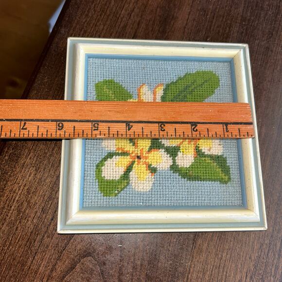 Vintage framed needlepoint art piece floral design plumeria - Picture 5 of 7